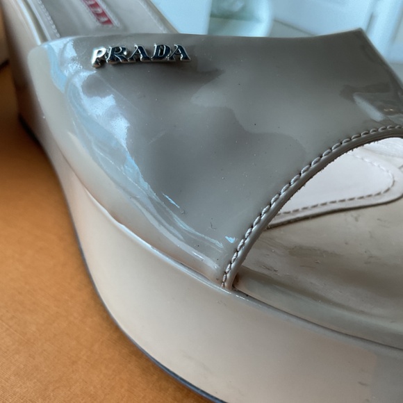Authentic Prada patent leather platform slide sandals beige/creme size 38.5 - Picture 7 of 7